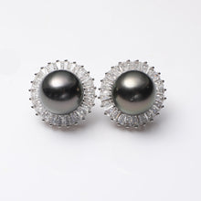 Load image into Gallery viewer, Tahitian Black Pearl Stud Earrings
