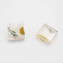 Load image into Gallery viewer, Little Daisy Resin Stud Earrings
