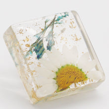 Load image into Gallery viewer, Little Daisy Resin Stud Earrings
