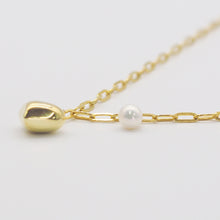 Load image into Gallery viewer, Gold Chain Love Heart Necklace
