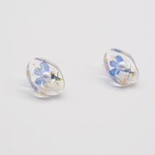 Load image into Gallery viewer, Transparent Resin Stud Earrings - Dried Flower Acrylic Earrings
